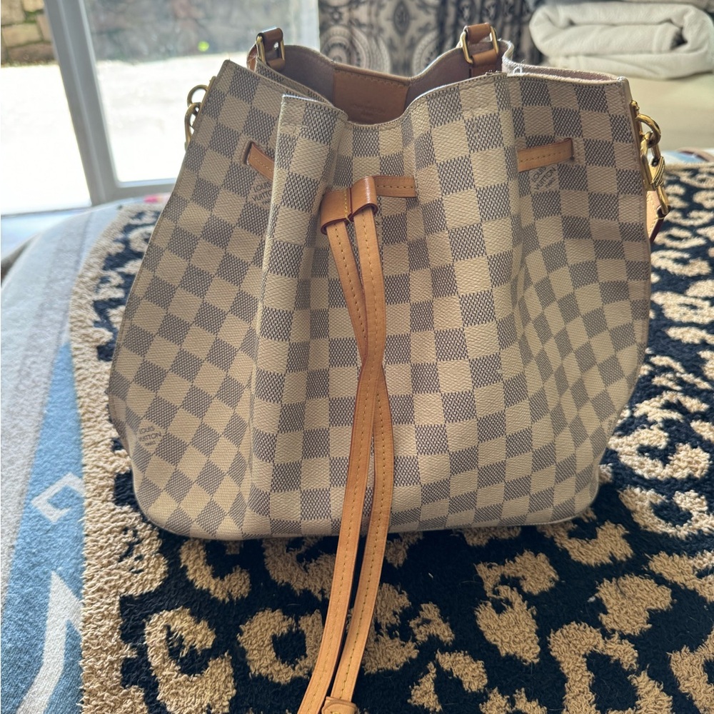 Louis Vuitton Damier Girolatta handbag
